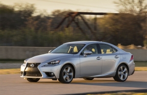 LEXUS IS 300H 